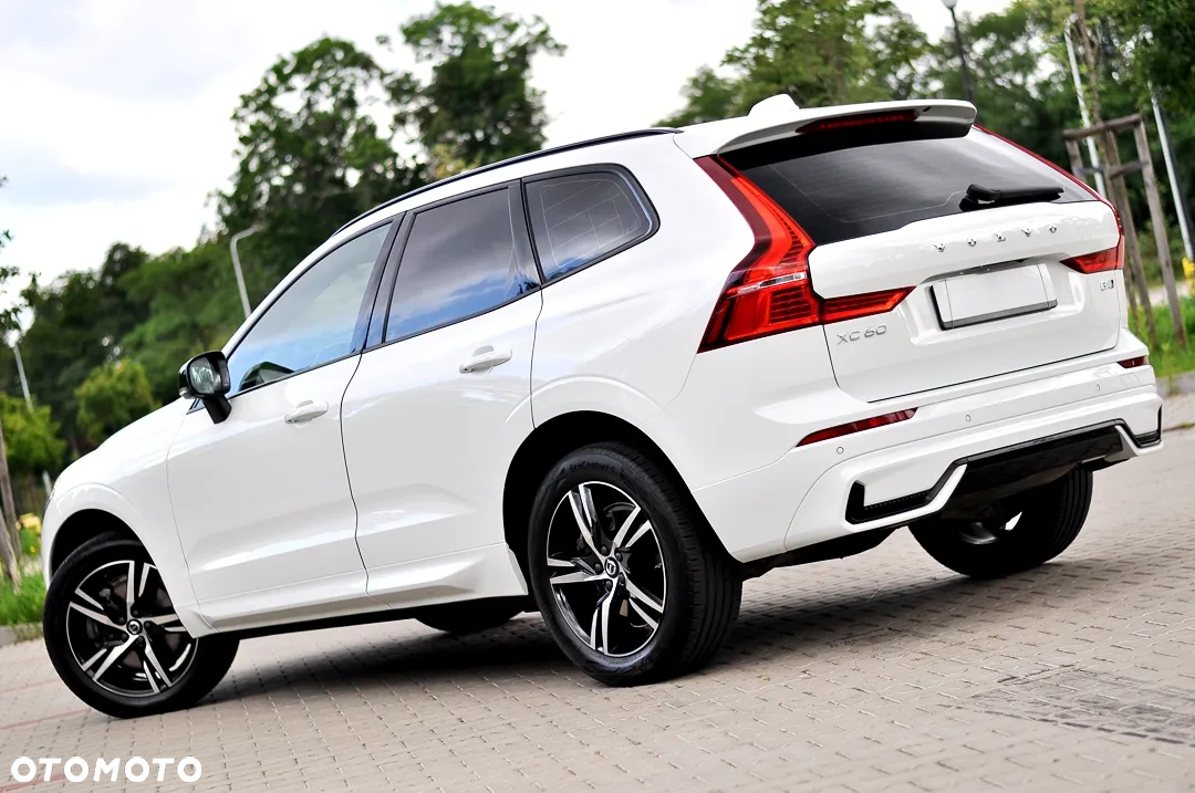 Volvo XC 60 B4 D AWD Plus Dark - 12