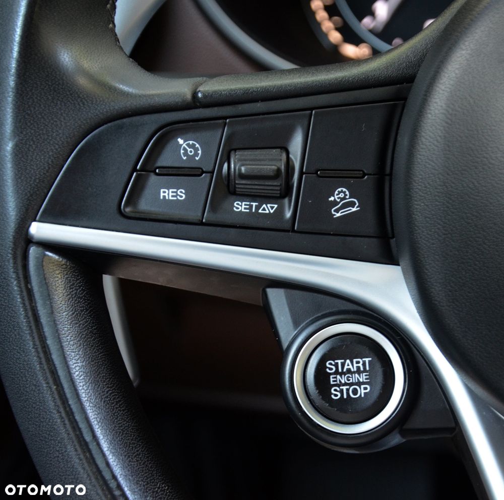 Alfa Romeo Stelvio 2.2 16V AT8 Business - 18