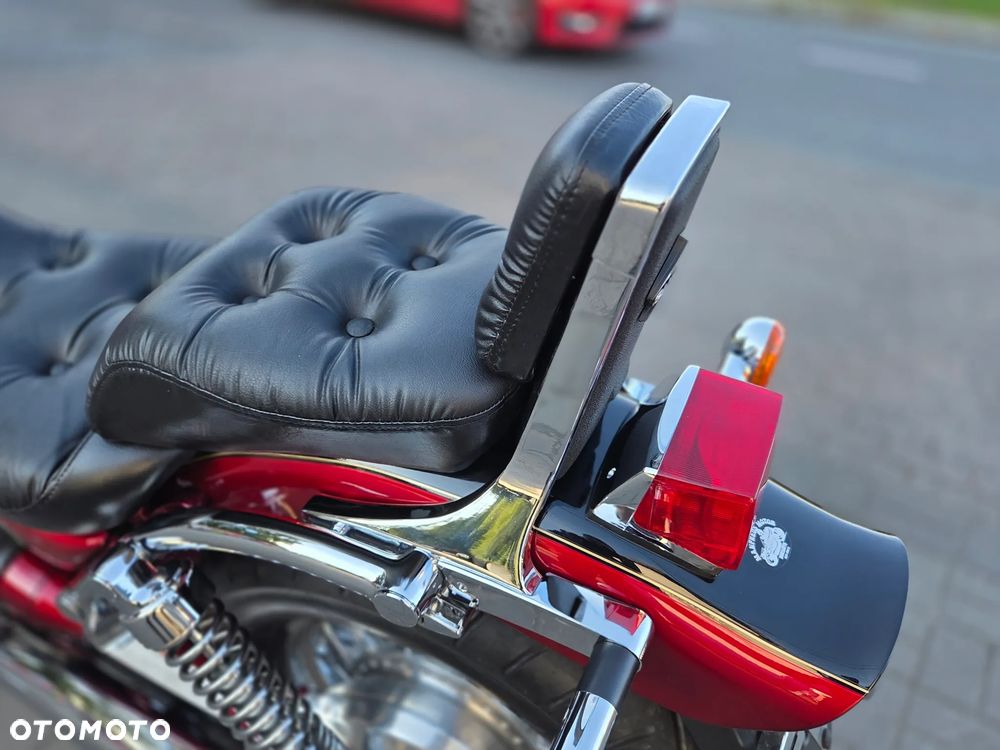 Suzuki Intruder - 34