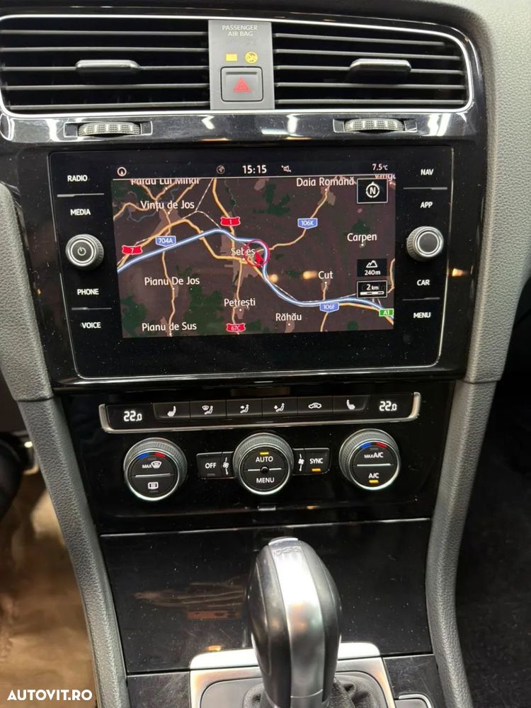 Volkswagen Golf - 12