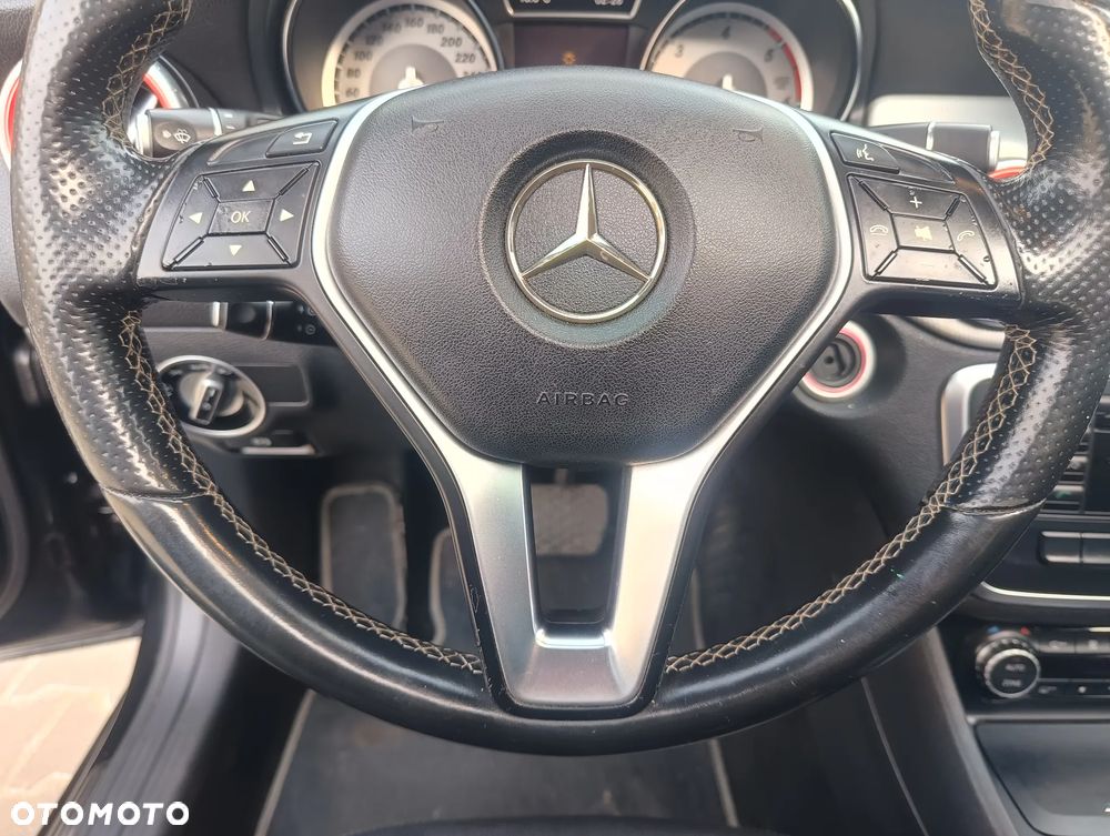 Mercedes-Benz CLA - 21