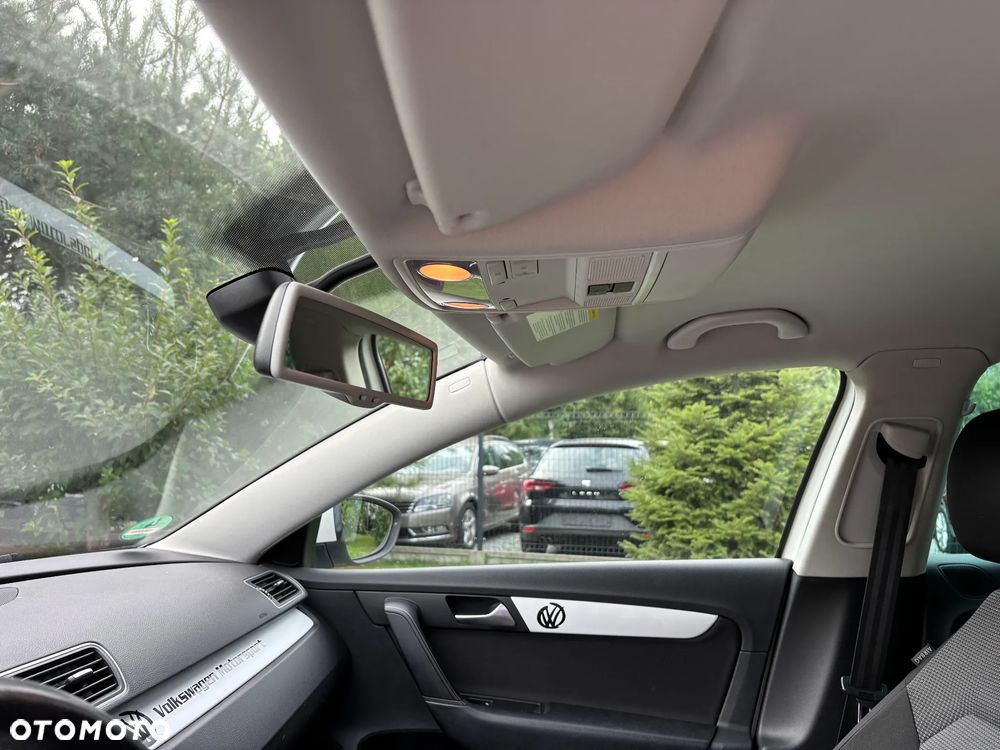 Volkswagen Passat Variant 2.0 TDI DPF Sportline - 17