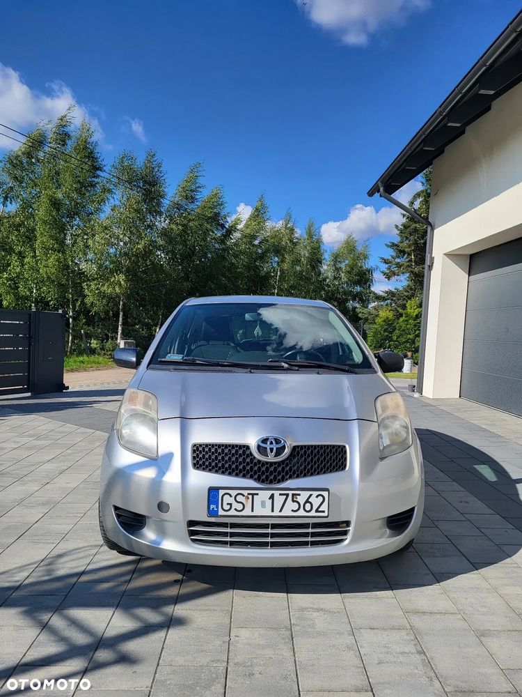 Toyota Yaris - 1