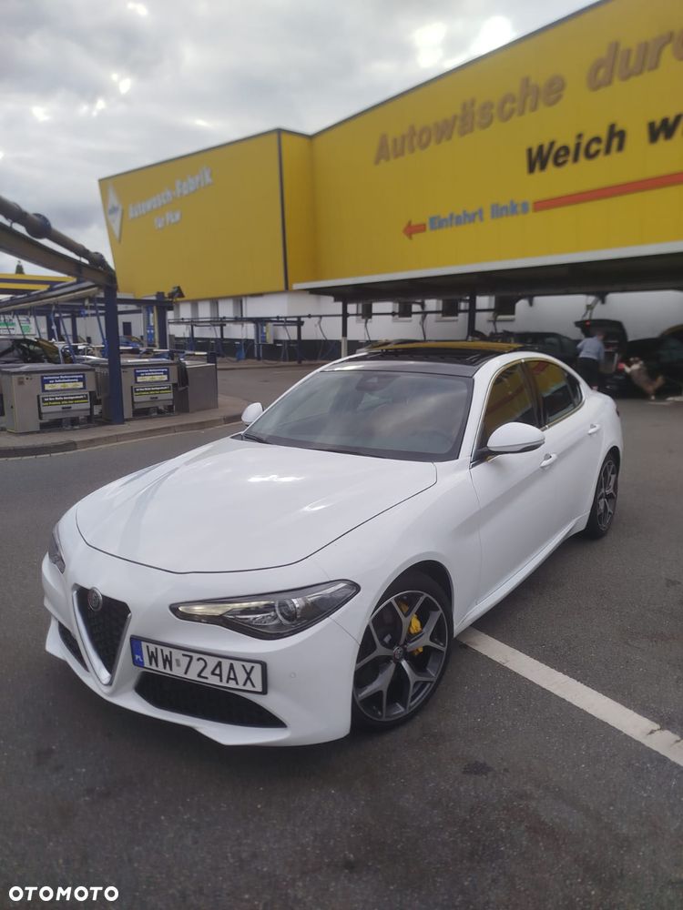 Alfa Romeo Giulia - 2