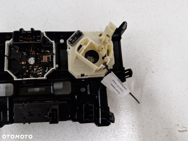 toyota matrix 2 ii e140 panel nawiewu klimatyzacji przełączniki zegarek - 7