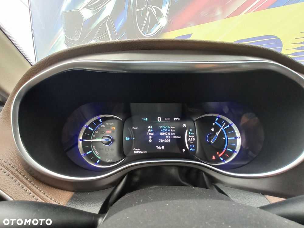 Chrysler Pacifica - 21