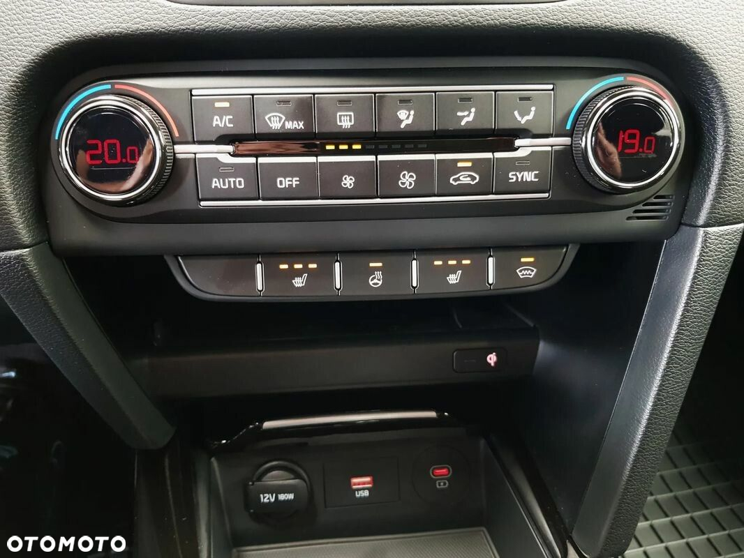 Kia ProCeed - 26