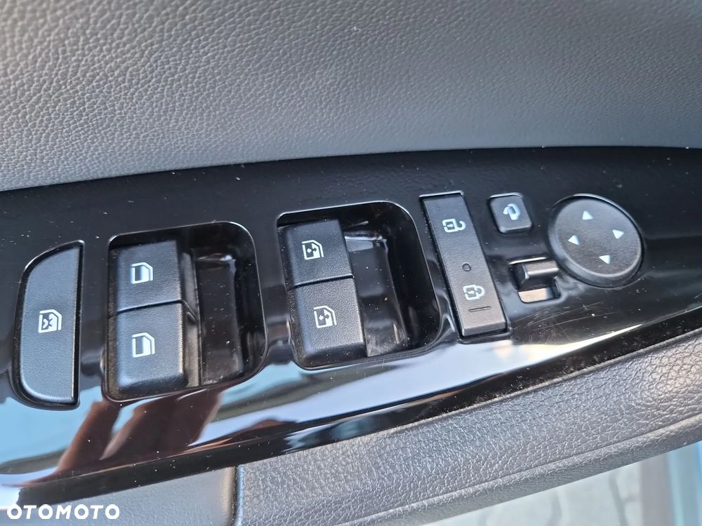 Kia Sportage 1.6 T-GDI HEV Business Line 4WD - 13