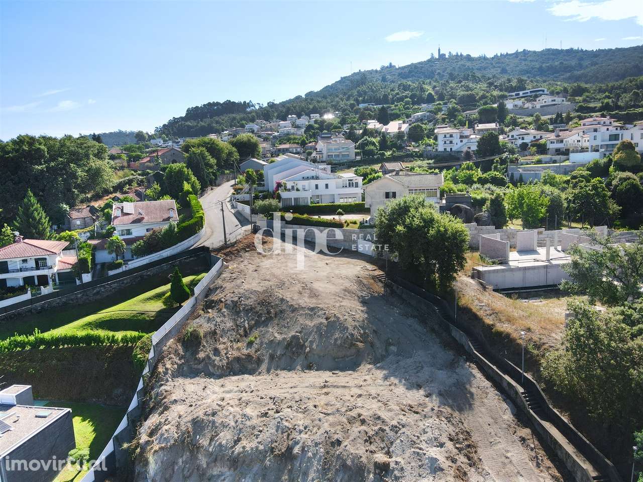 Lote de terreno a 650 metros da Avenida D. João IV, com vistas desafog - Grande imagem: 4/9