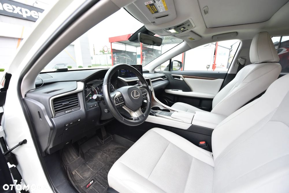 Lexus RX - 25