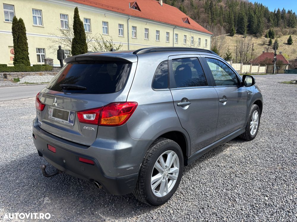 Mitsubishi ASX - 5