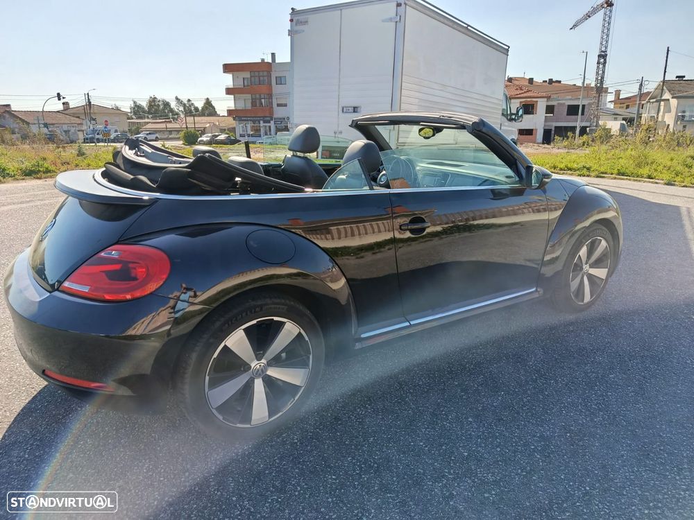 VW New Beetle 1.6 TDI DPF DSG Blue Motion Technologie Exclusive Design - 4