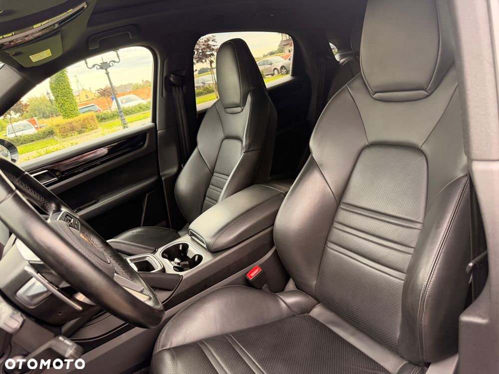 Porsche Cayenne E-Hybrid Platinum Edition - 21
