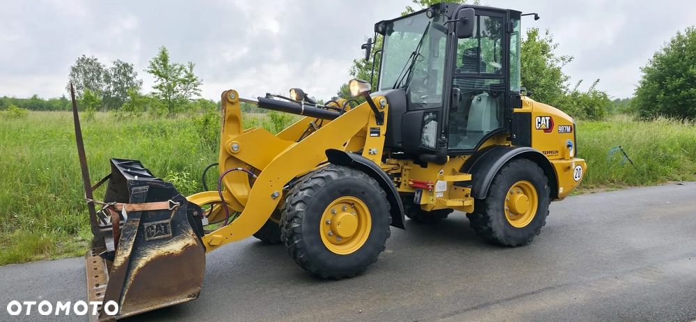 Caterpillar 907M /  Cat 906, 907, 908 - 1