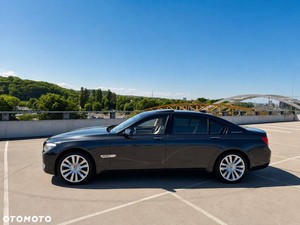 BMW Seria 7 - 12