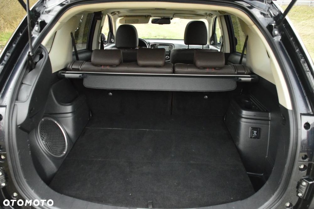 Mitsubishi Outlander 2.0 4WD Top - 8