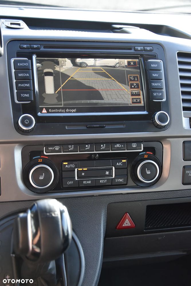 Volkswagen Caravelle - 16