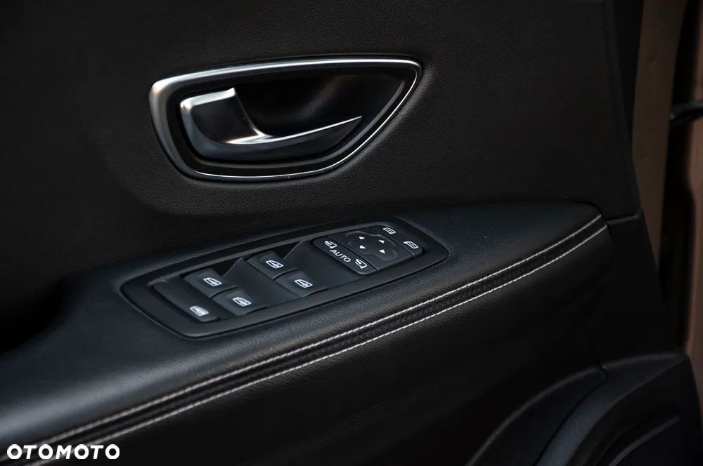 Renault Scenic ENERGY TCe 130 INTENS - 35