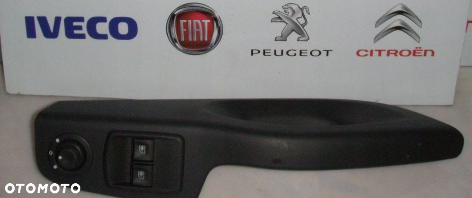 PRZEŁĄCZNIK SZYB LEWY RENAULT TRAFIC 2017 - 1