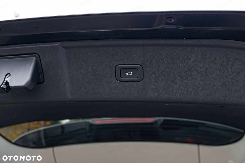 Hongqi HS5 2.0T AWD - 24