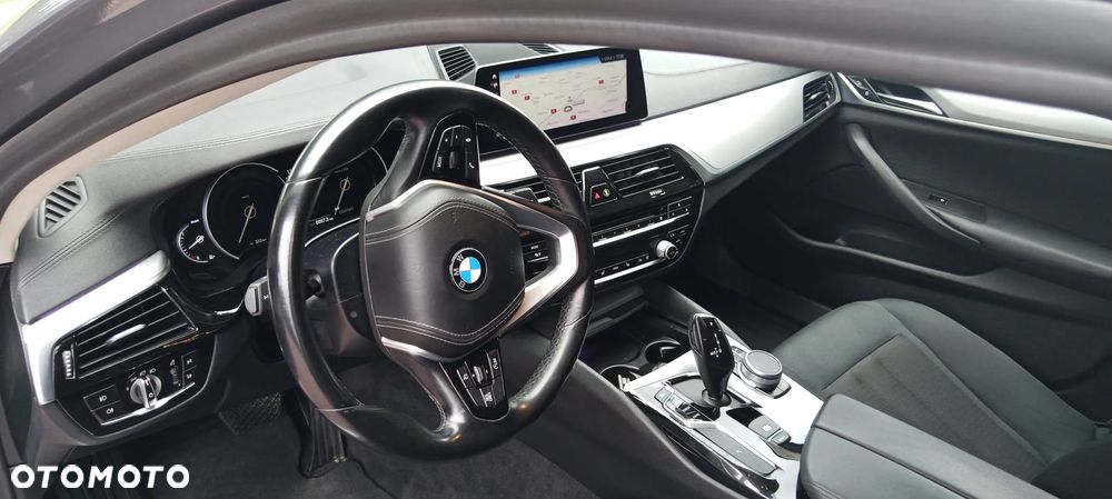 BMW Seria 5 520d Sport Line - 14