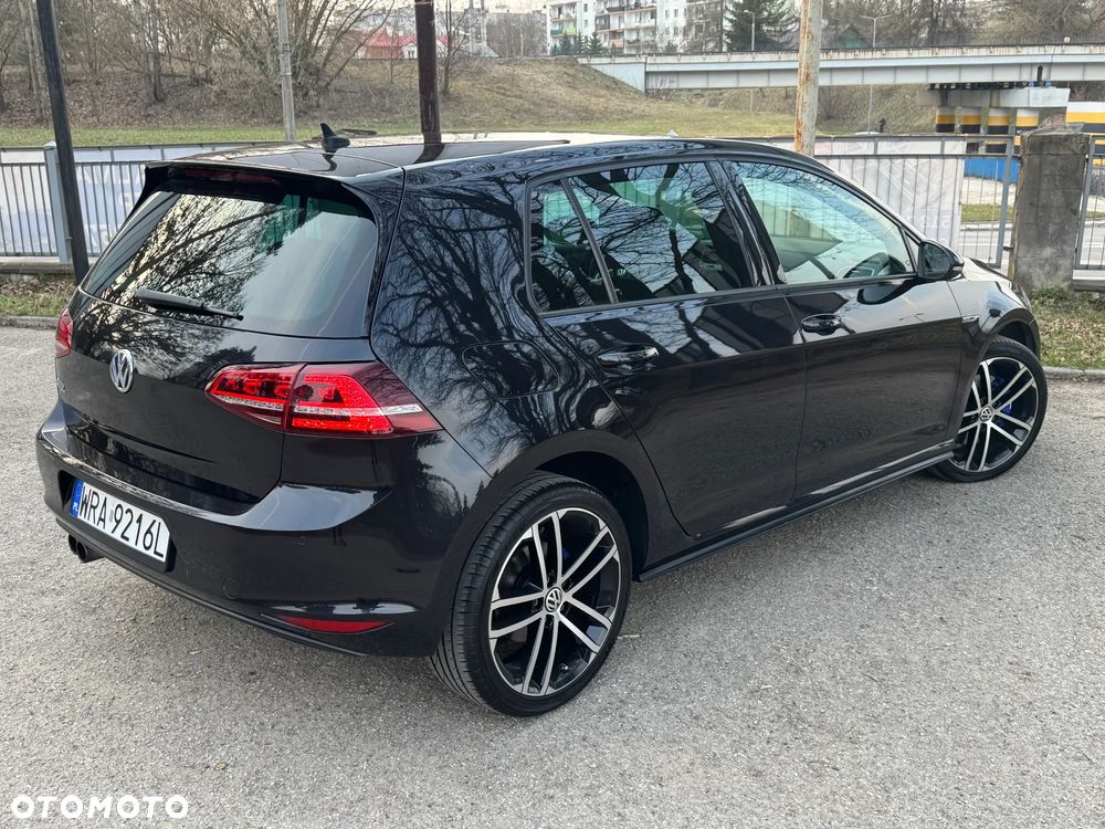 Volkswagen Golf - 10