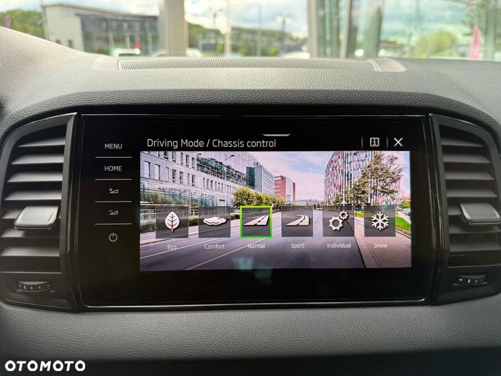 Skoda Karoq 2.0 TSI 4x4 Sportline DSG - 27
