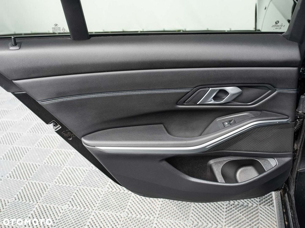 BMW Seria 3 320d mHEV M Sport - 25