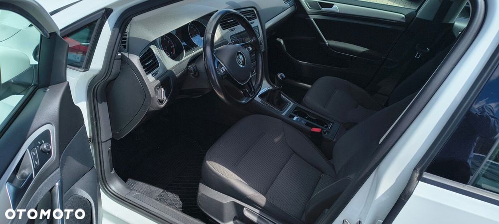 Volkswagen Golf - 11