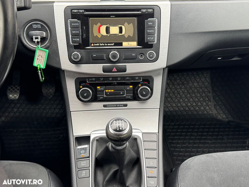 Volkswagen Passat - 12