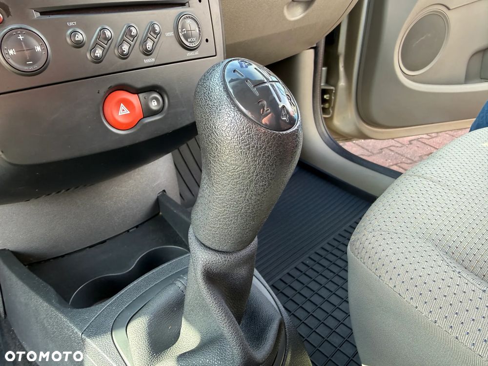 Renault Clio 1.2 16V Confort Dynamique - 16