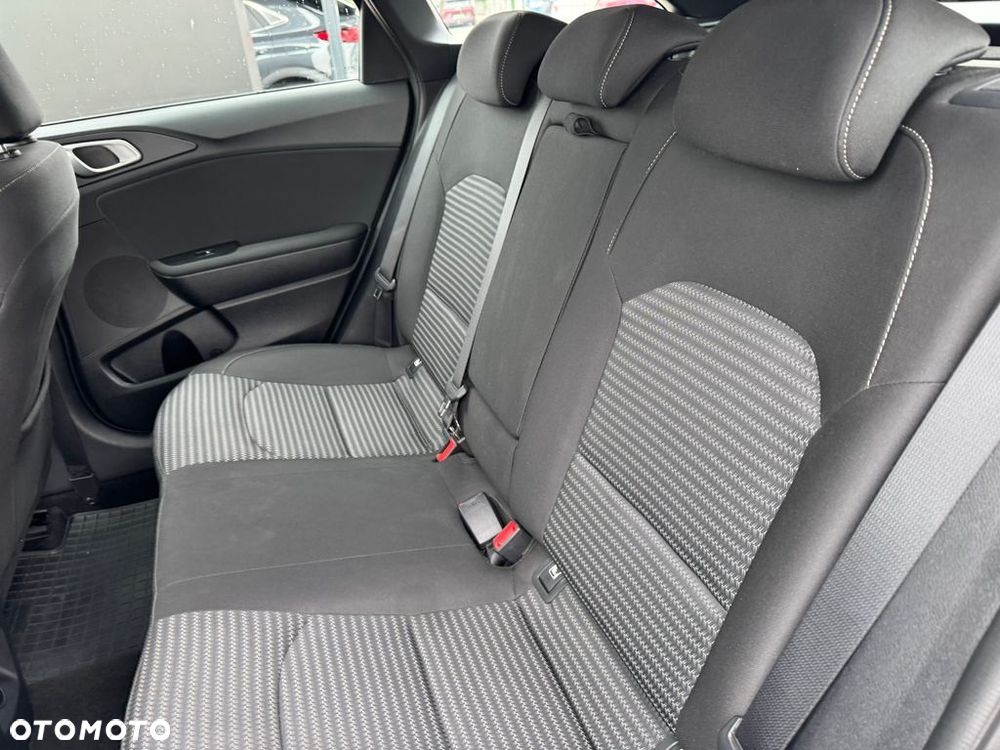 Kia Ceed 1.5 T-GDI M - 20