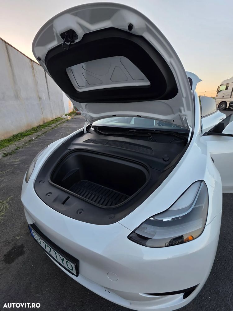 Tesla Model Y - 13