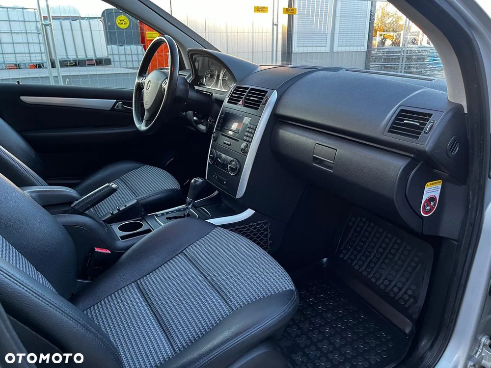 Mercedes-Benz Klasa A 180 CDI Autotronic Avantgarde - 6