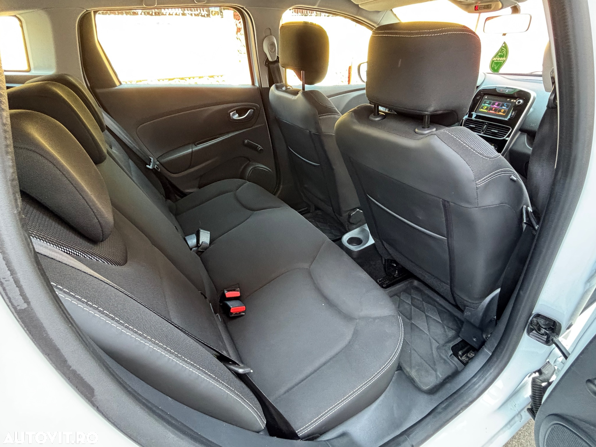 Renault Clio Estate Energy TCe Zen - 9