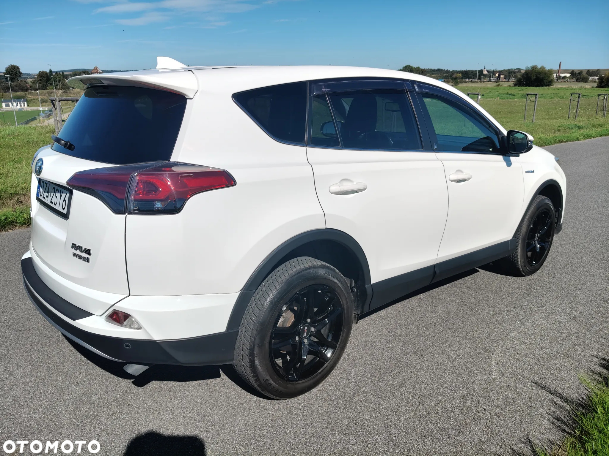 Toyota RAV4 2.5 4x2 Hybrid Team Deutschland - 3