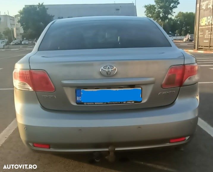 Toyota Avensis 2.0 D-4D Elegance - 2