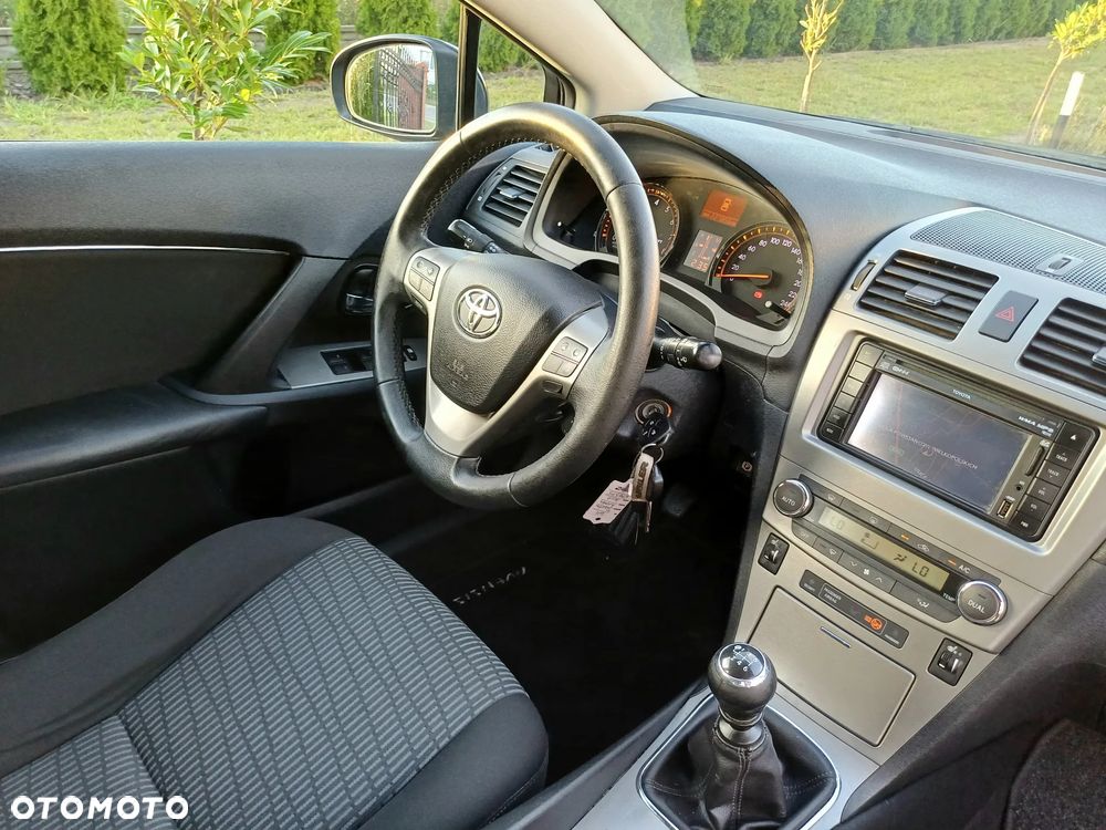 Toyota Avensis 1.8 Sol NAVI - 13