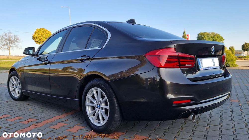 BMW Seria 3 318d Sport Line - 5