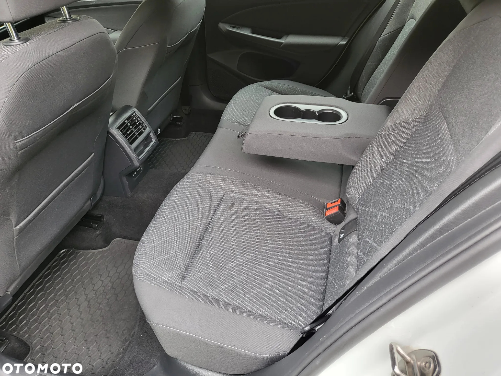 Volkswagen Golf VIII 1.0 TSI Life - 24