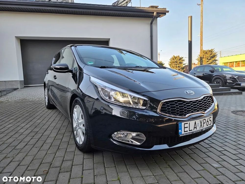 Kia Ceed - 10
