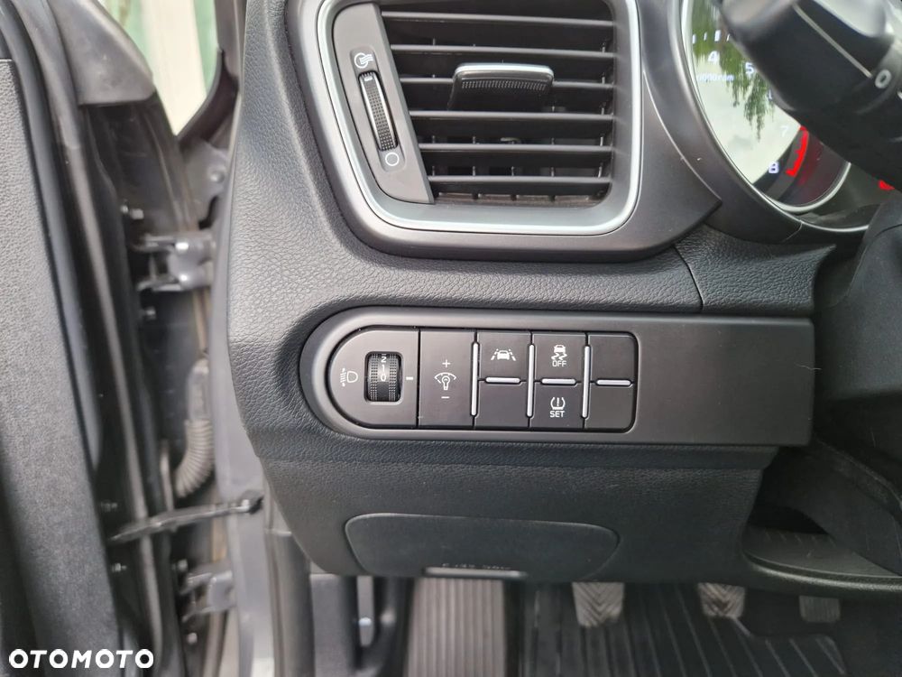 Kia XCeed 1.5 T-GDI M - 19