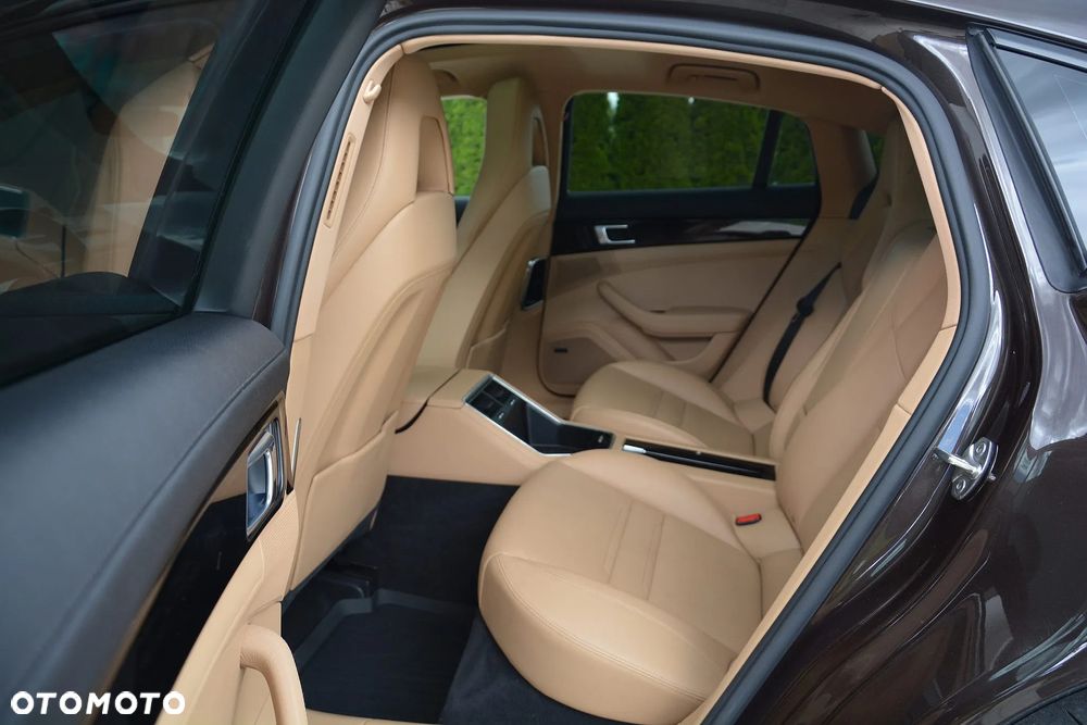 Porsche Panamera 4 - 15