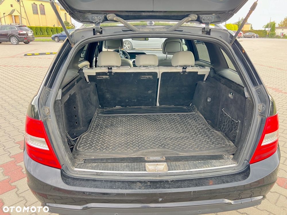 Mercedes-Benz Klasa C 220 (BlueTEC) d BlueEFFICIENCY Edition 7G-TRONIC Avantgarde - 15