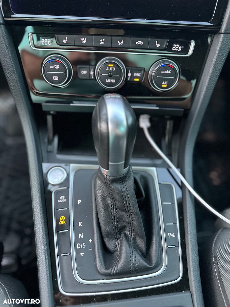 Volkswagen Golf - 8