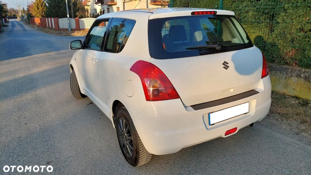 Suzuki Swift - 3