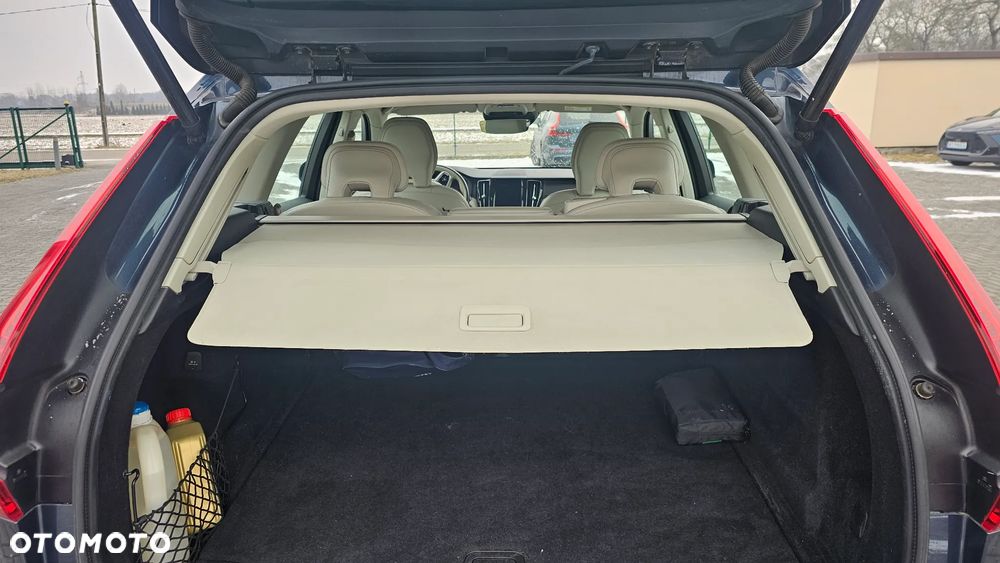 Volvo XC 60 D5 AWD Inscription - 8