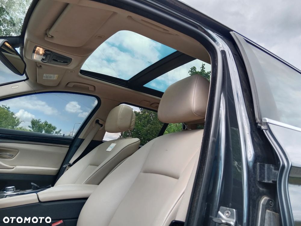 BMW Seria 5 520d - 24