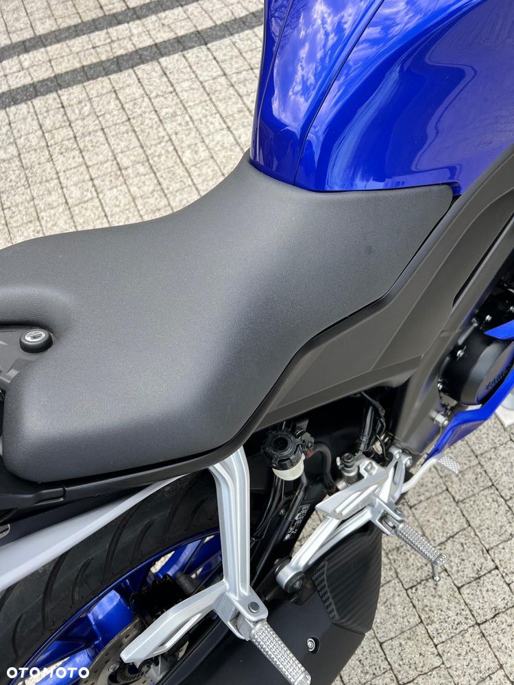 Yamaha YZF - 24