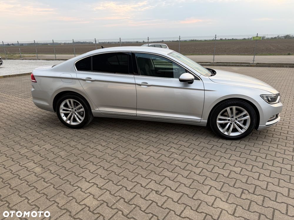 Volkswagen Passat 1.8 TSI (BlueMotion Technology) DSG Comfortline - 2